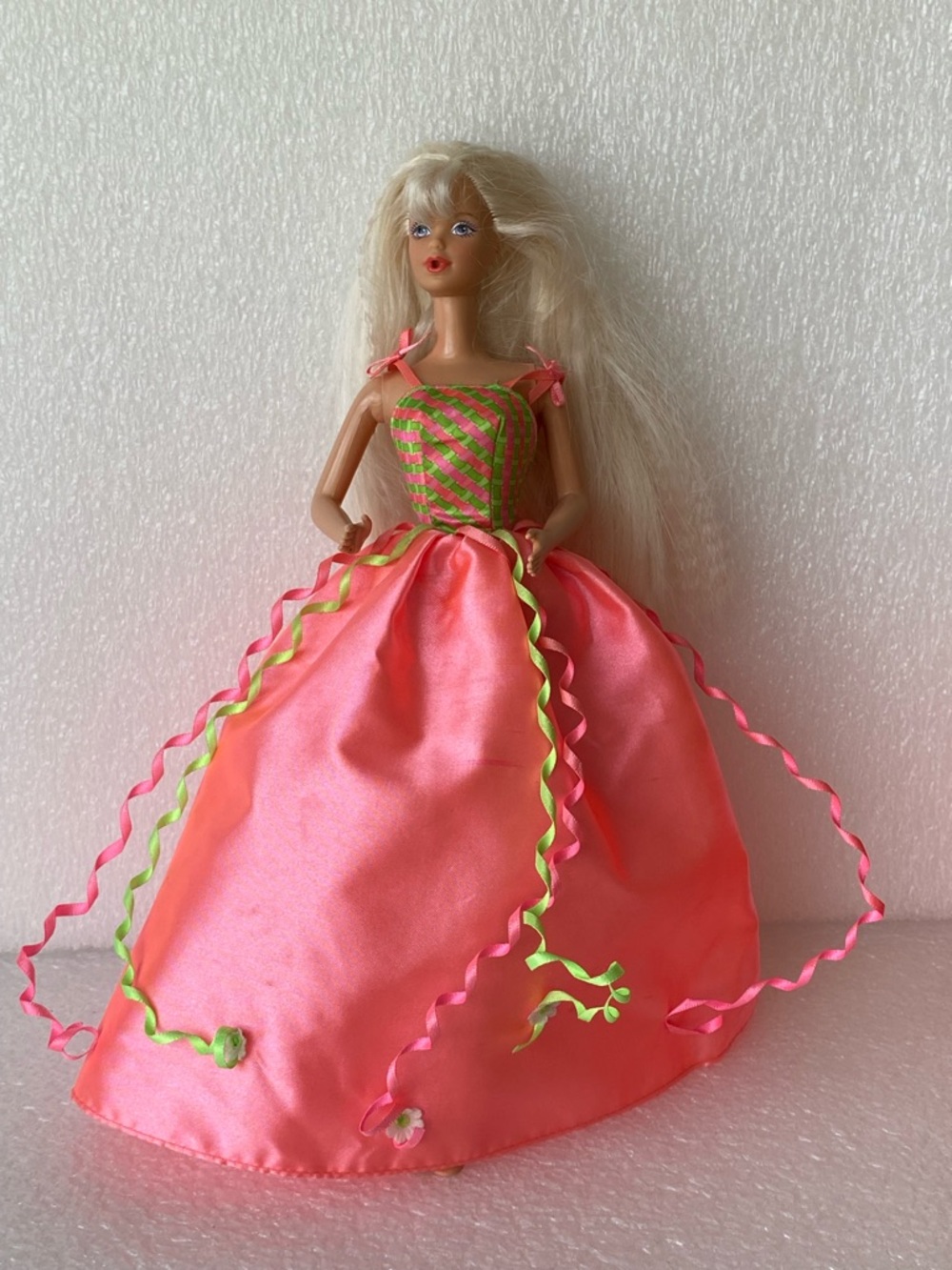 Vintage 1998 Birthday Party Blonde BARBIE Doll Mattel #22905 - NO Accessories - Picture 3 of 16